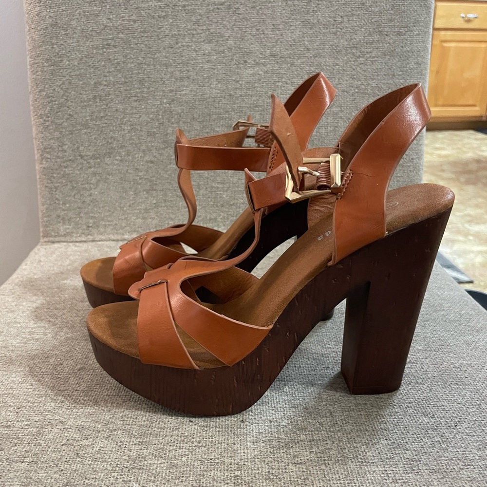 Top Moda Brown Platform Heels Size 6